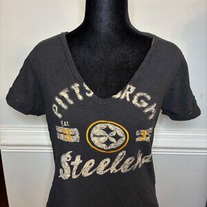 Pittsburgh Steelers Women's V-Neck T-Shirt Size Large Slim Fit, Black